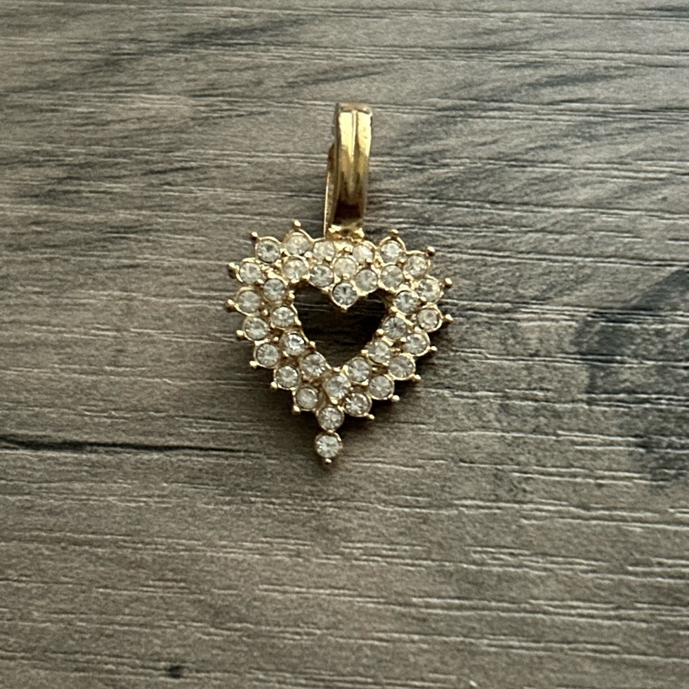 Vintage Roman Crystal Heart Pendant - Picture 2 of 5